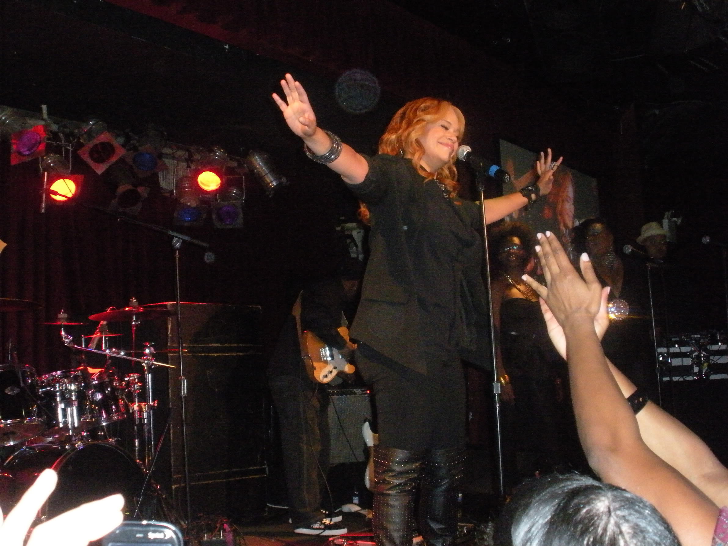 Faith Evans Live Concert Footage at B.B. Kings 10/5/10 (Part 1 of 3)
