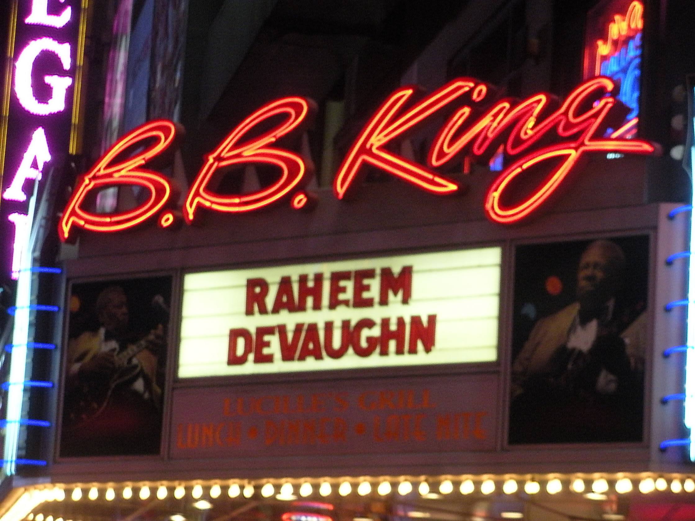 Raheem DeVaughn Live Concert Footage at B.B. Kings in NYC 11/29/10 (Part 2 of 2)