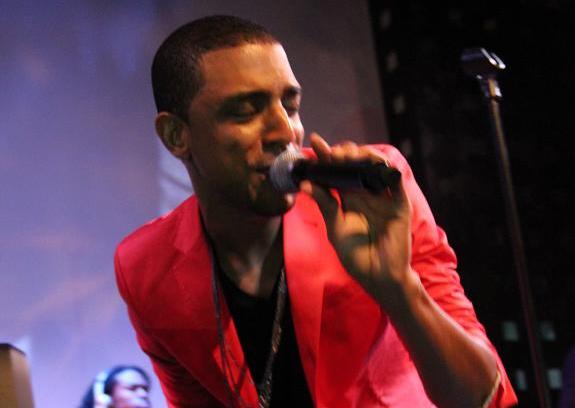 Event Recap & Photos: Mateo Performs at SOB's in NYC for Music Choice "Live Undefined" Hosted by Eric Roberson 12/7/11
