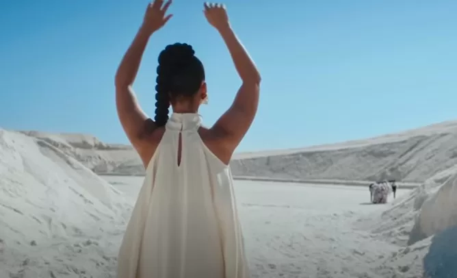 New Video: Alicia Keys – Stay (featuring Lucky Daye)